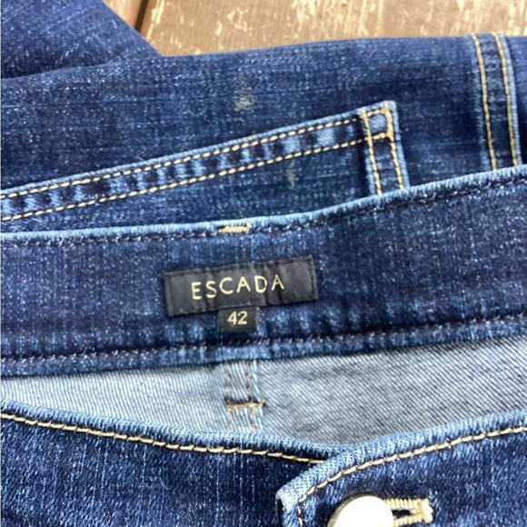 ESCADA Dark Blue  Foral  Embroidered Designer Denim Jeans Size 42 - Picture 5 of 6